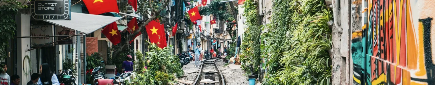 Hanoi trainstreet