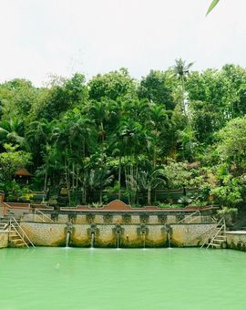 Man's Cottages & Spa